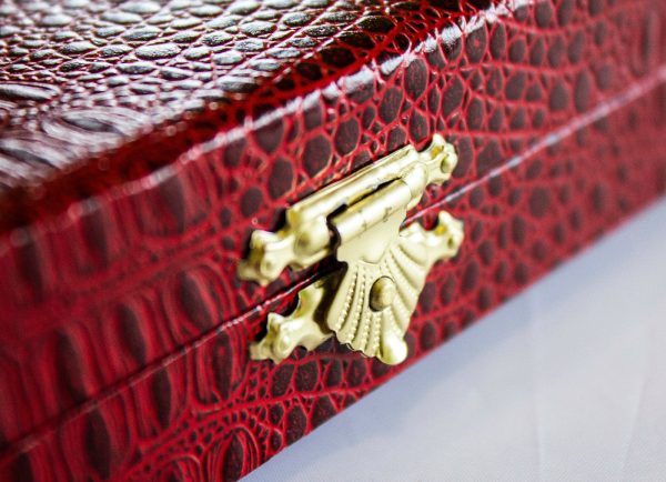 Supporto rosso 26x21cm con targa personalizzabile color argento idea regalo - immagine 3